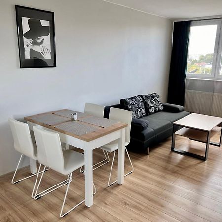 Apartament Piast ออสทรุฟ วีแยลคอพพอลสกี ภายนอก รูปภาพ